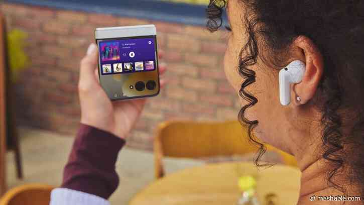 T-Mobile is giving away the new Motorola Razr for free — how to claim (without a trade-in)
