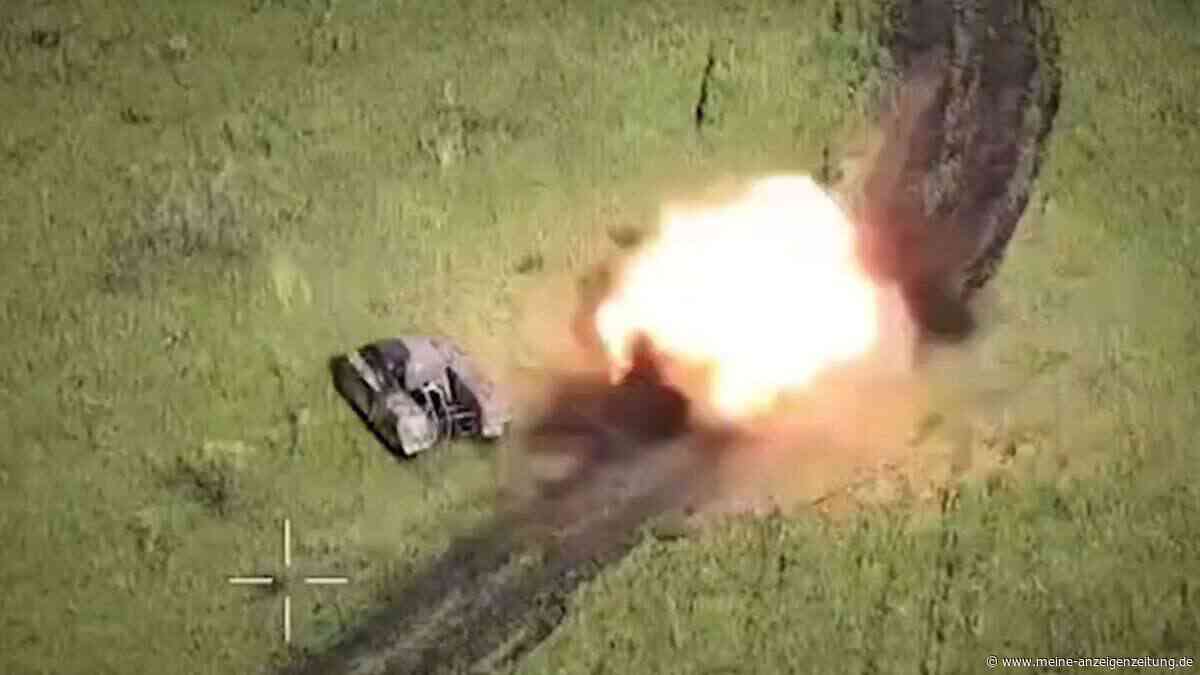 Kamikazedrohne explodiert: Ukrainische Bodendrohne weicht Angriff mit Manöver im letzten Moment aus