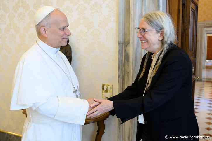 Papst trifft Rock-Ikone Patti Smith im Vatikan