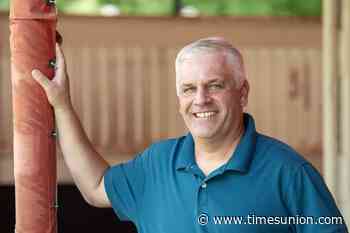 How trainer Bruce Brown makes Saratoga Race Course a family affair
