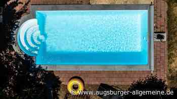 Tragisches Unglück in Oberbayern: Kleinkind stirbt nach Sturz in Swimmingpool