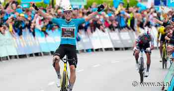 Hattrick compleet voor Wout van Aert, die ook koninginnenrit in Denemarken wint