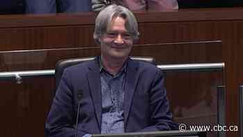 'Capitalism is trash,' says Coun. Gord Perks in cheeky farewell speech