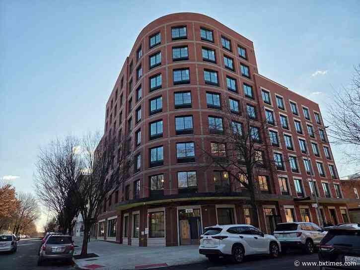 Construction completed on mixed-use building with 82 apartments in West Farms