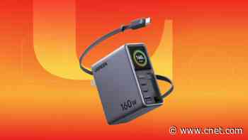 This 160-Watt Ugreen Charger Powers 4 Devices at Once and Is $50 Off
