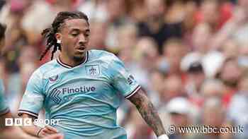 Burnley winger Koleosho joins Paris FC