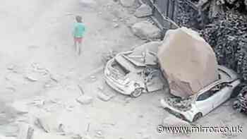 Naples earthquake live: Italy struck by 4.7 magnitude quake as rocks crush cars