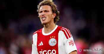Ajax-aanvaller Mika Godts (21) in gesprek met Franse topclub Paris Saint-Germain