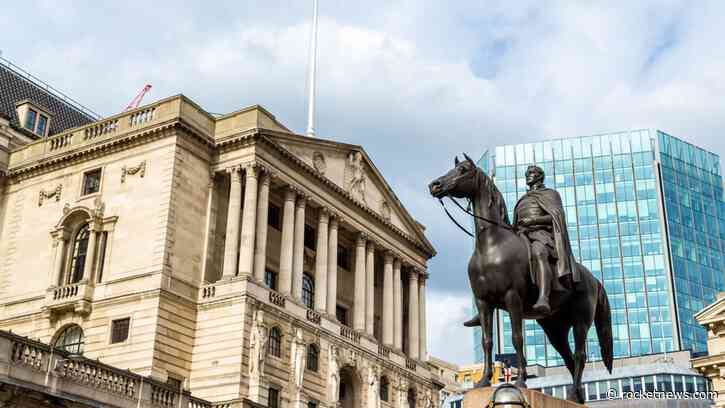 Bank of England holds rates but three dissenters vote for hike