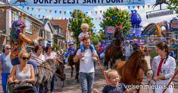 Dorpsfeest Santpoort start met 50 km nachtelijke wandeltocht voor romantische Zandhazen en heeft mooiste kermis categorie 'middelgroot'