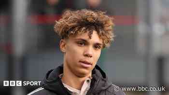 Gillingham sign ex-Southampton defender Tabares