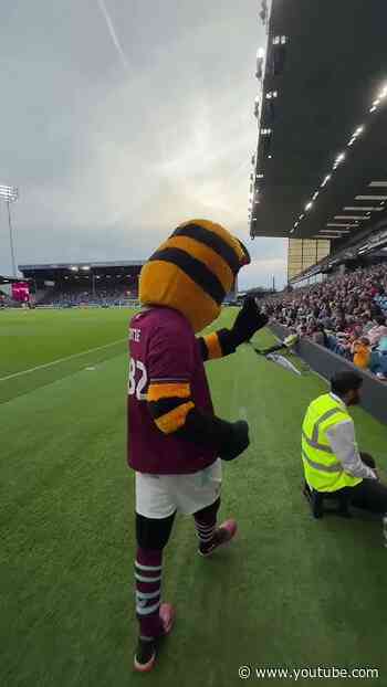 Bertie being Bertie 🤣 #burnleyfc #football #efl