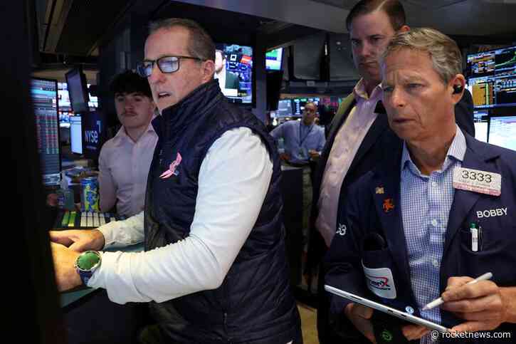 Global equity fund inflows surge to three week highs