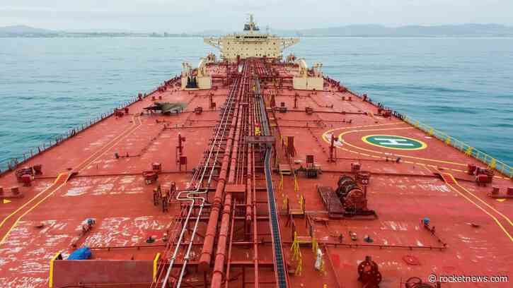 ADNOC Buys Five Supertankers as Hormuz Crisis Tightens Shipping