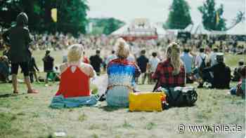Zelten beim Festival? Diese 10 Accessoires sind deine Rettung beim Camping