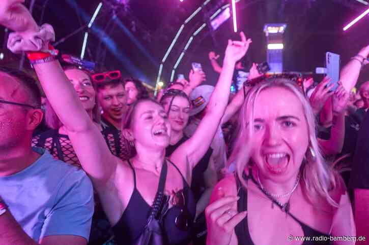 Zehntausende feiern zu Techno beim Nature One
