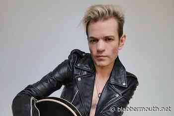 SUM 41 Frontman DERYCK WHIBLEY's Clothing Brand 'Walking Disaster' Releases Third Design Drop