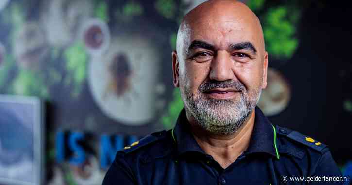 Saman Hassan (50) bouwde zijn leven op in Nederland, maar voelt zich nu voor het eerst bang: ‘Waar horen mijn dochters bij?’