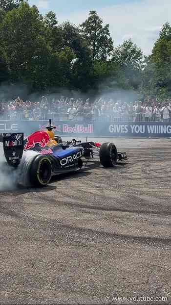 Be honest, you didn't expect this Harry Styles lip sync... 🍩 #F1 #RedBullRacing