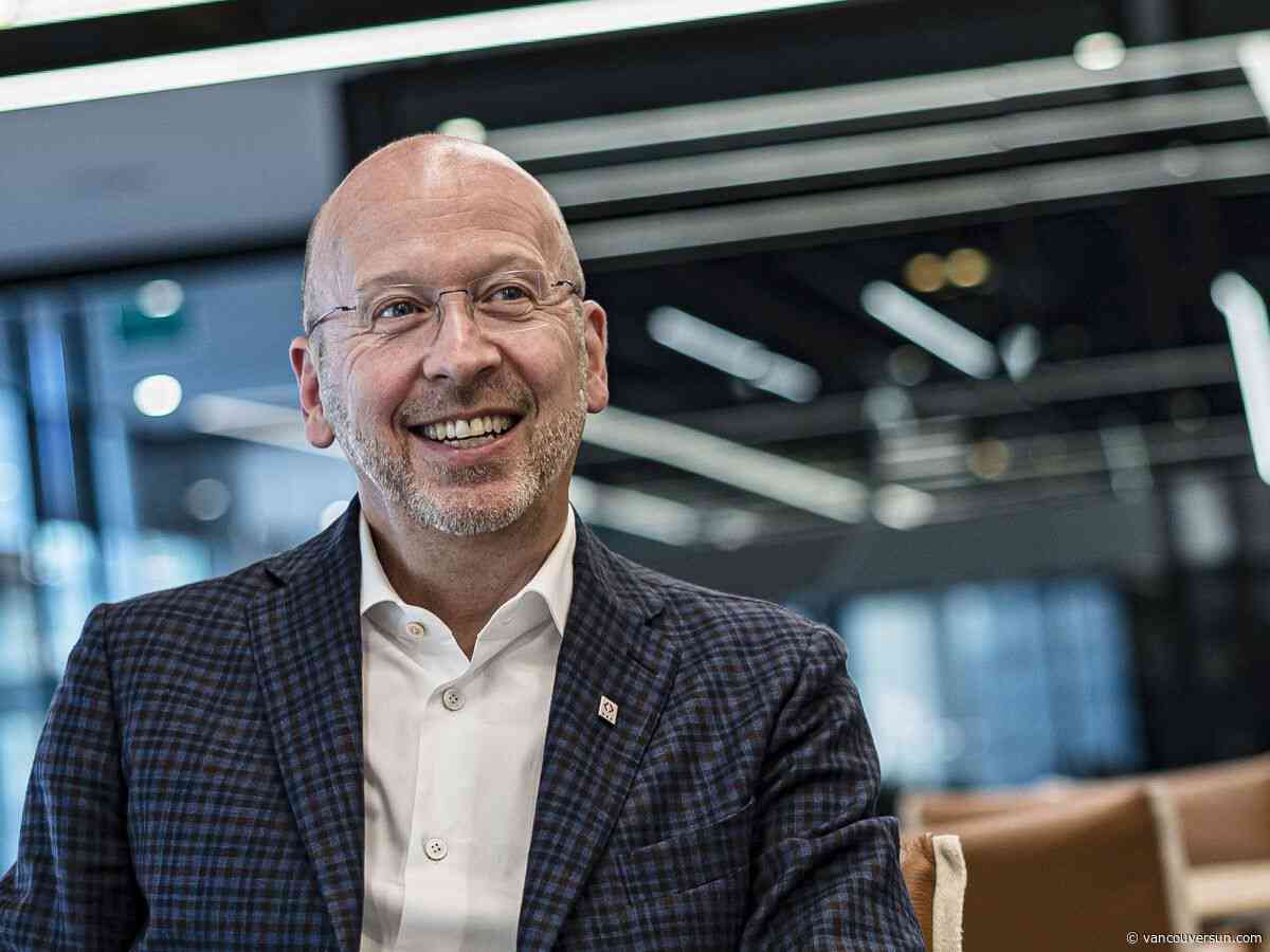 New Telus CEO slashes dividend as first step in major remake as company posts a $1.8 billion Q2 loss