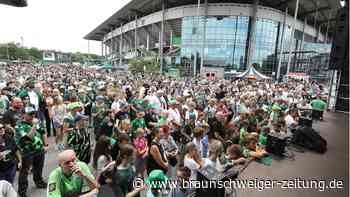 Fanfest des VfL Wolfsburg: So optimistisch feiern die Anhänger rund um die VW-Arena