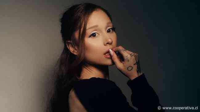 Ariana Grande lanzó su esperado octavo álbum