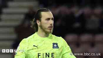 Stockport re-sign goalkeeper Ashby-Hammond