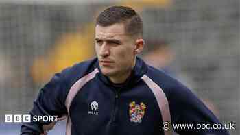 Port Vale sign defenders McGowan and Montsma