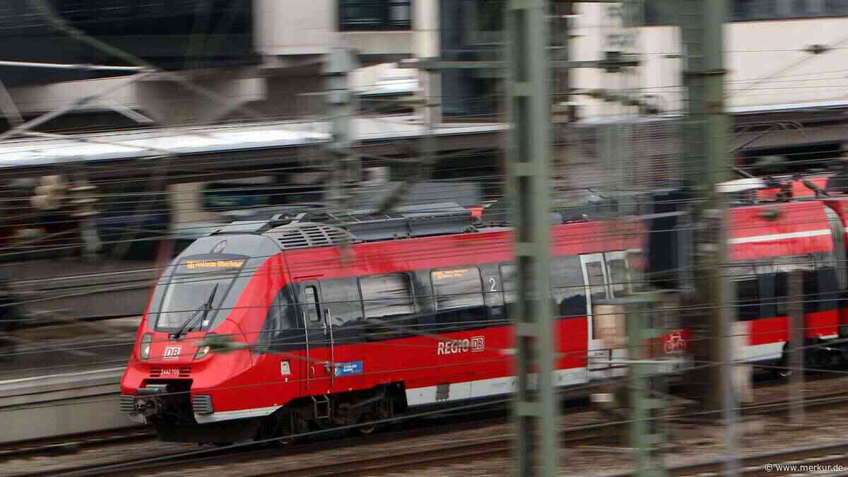 Kurz nach Öffnung: Zugstrecke in Oberbayern schon wieder gesperrt – „Mit nichts mehr erklärbar“