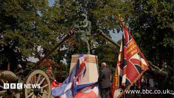 Airborne soldier statue unveiled in Colchester