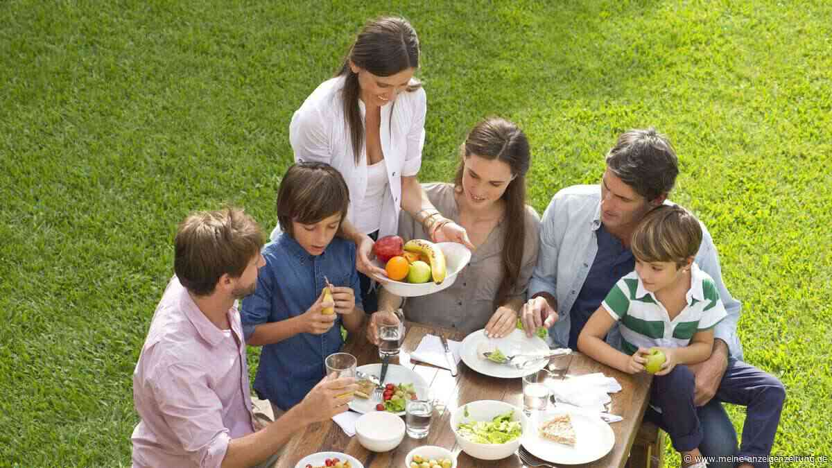 Studie zeigt: Wer vor 18 Uhr aufhört zu essen, könnte sein Demenzrisiko senken