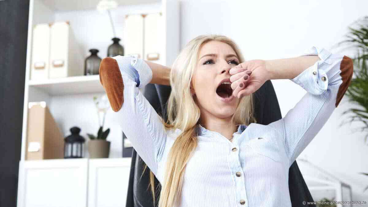Dauernd müde im Büro? Diese eine Gewohnheit könnte alles verändern