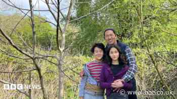 The Tibetan tree reminding a family of their roots