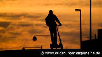 E-Scooter beschädigt Auto in Altenstadt – Fahrer flüchtet nach Unfall