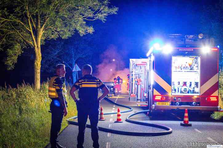 Auto volledig uitgebrand aan Hoendiep in Enumatil