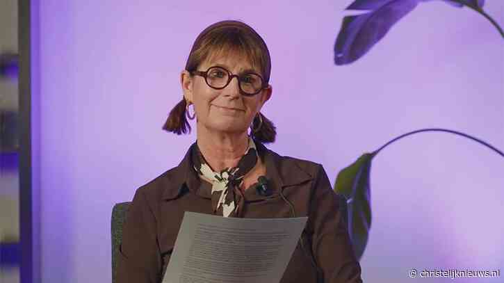 Corine legde haar zware rugzak vol vragen bij het kruis