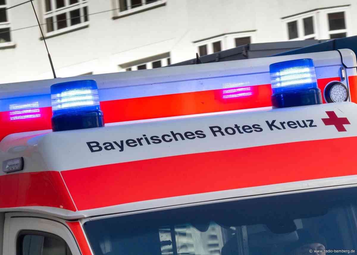 20-Jähriger kuppelt Anhänger ab und verletzt sich schwer