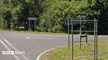 Man dies and woman injured in three-car crash