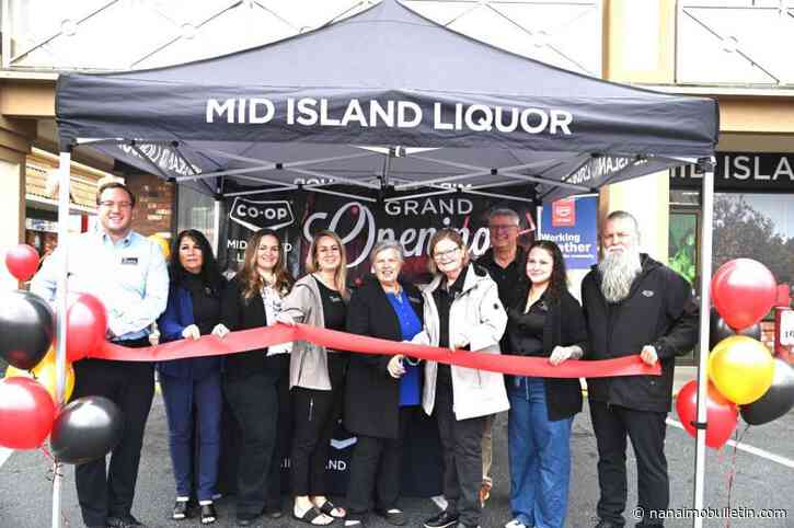 Business Notes: Mid Island Liquor acquires new store