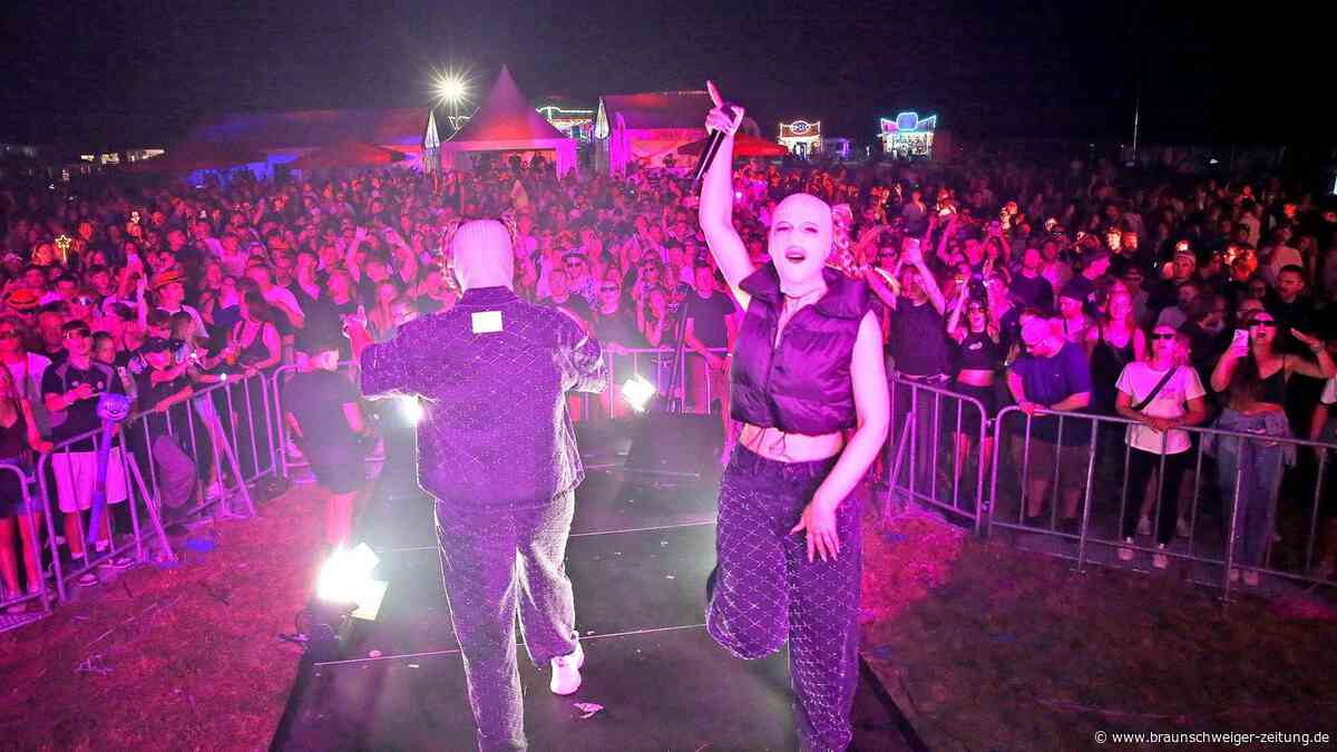 KP-One-Festival in Wolfsburg: 124 wilde Bilder von Malle-Alarm und Club-Night