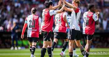 Ueda schiet Feyenoord met keiharde penalty op voorsprong, Valente raakt de lat