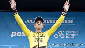 Wout van Aert keert na infectie terug met eindzege in Denemarken, gigantische crash in laatste meters