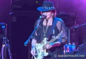 Watch: RICHIE SAMBORA Performs BON JOVI Classics With KINGS OF CHAOS In Rancho Mirage, California