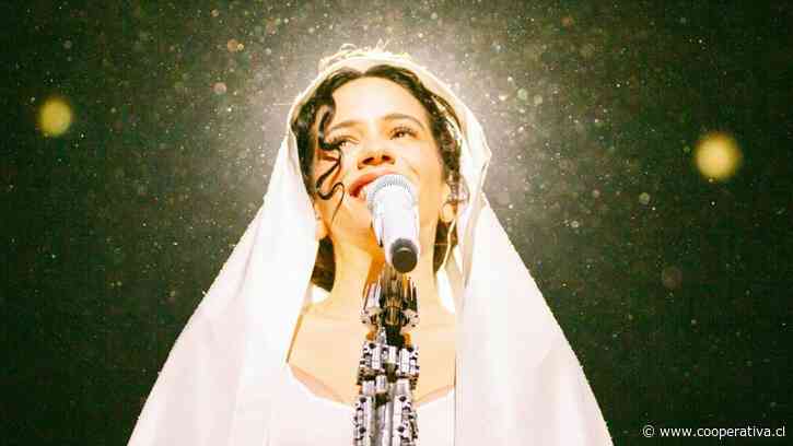 Rosalía abrió concierto en Argentina con una disculpa: "Mi amor por el país sigue intacto"