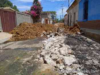 Calle Torres de Carora: la vía que comunica a la zona colonial se encuentra en ruinas por colapso de cloacas