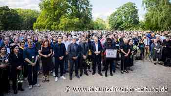 Eine Woche nach dem CSD-Anschlag: 3000 Menschen bei Mahnwache im Tiergarten