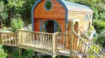 Award-winning dog-friendly lodge in Welsh countryside with access to the beach