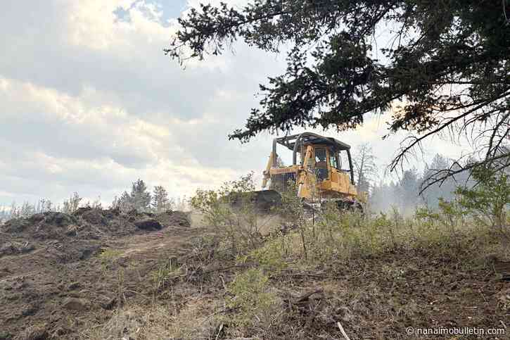 Pear Lake wildfire near Clinton grows to 115,438 hectares