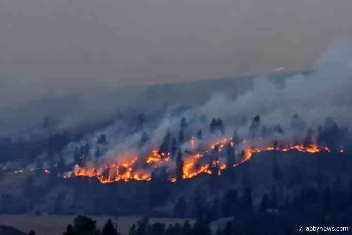 UPDATE: Evacuation alerts expanded for Bradley creek wildfire