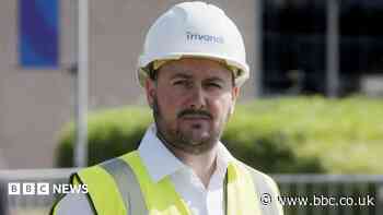 I have six hours to turn the Hydro from netball court into concert venue